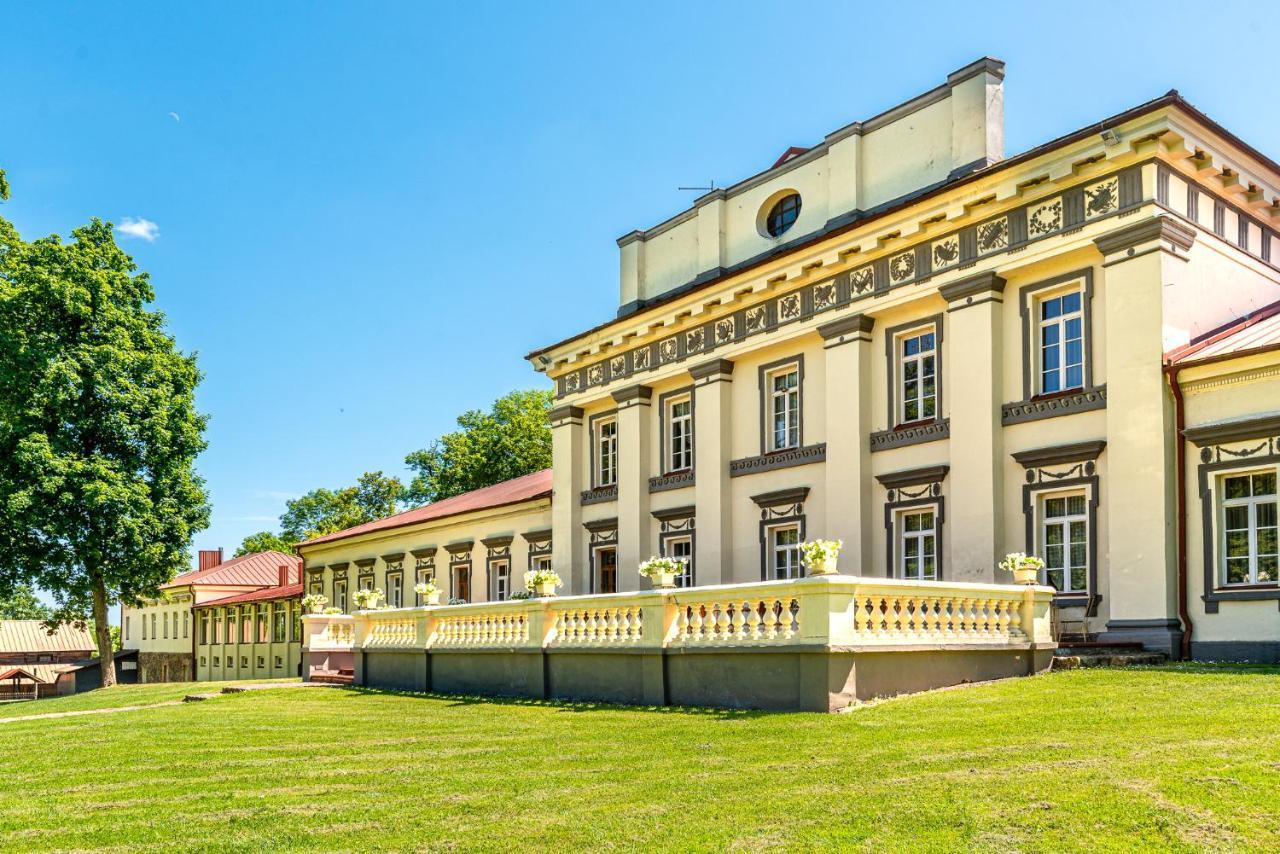 Taujenu Dvaro Sveciu Namai Towiany Екстериор снимка